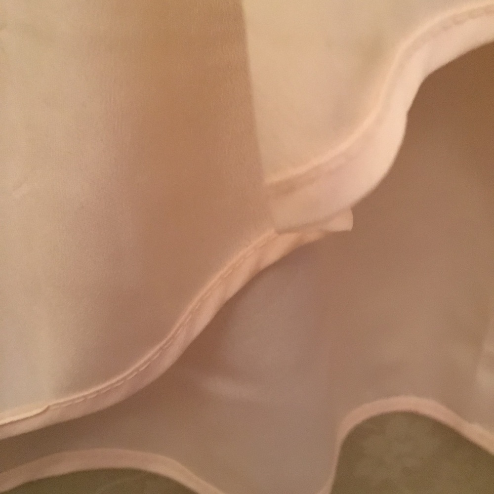 High/Low Cream Blouse - Picture 6 of 7
